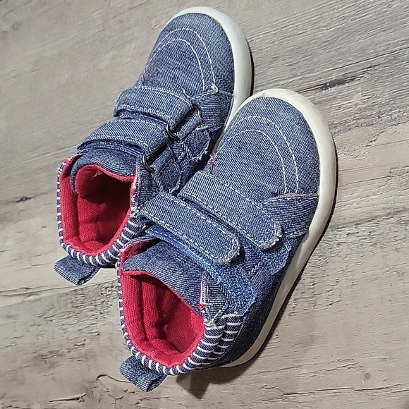 Toddler Shoes - Picture 2 of 6